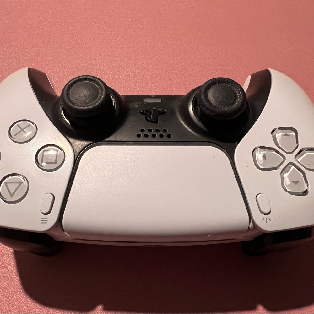 PS5 Remote Control - Picture 3 of 13